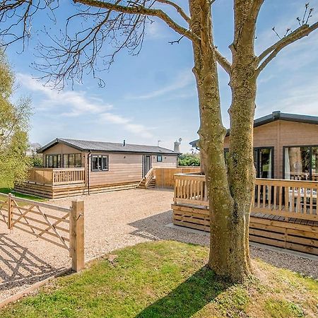 Hawthorn Glen Lodges Downham Market Esterno foto