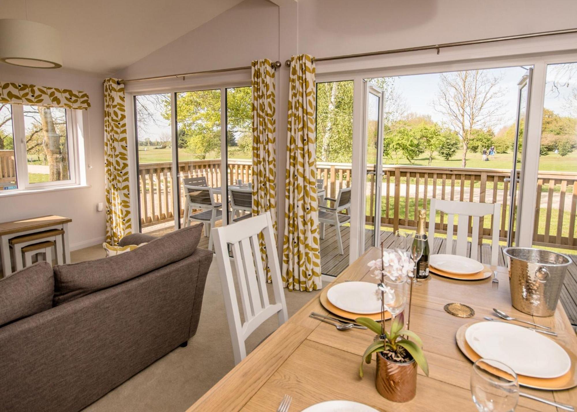 Hawthorn Glen Lodges Downham Market Esterno foto